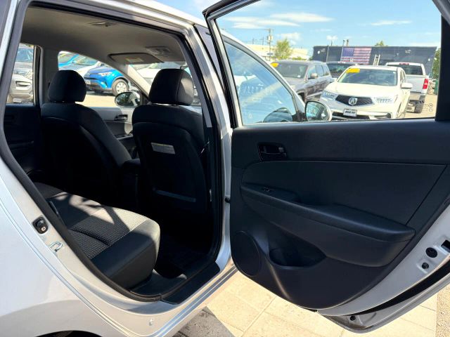 2011 Hyundai Elantra Touring GLS Image 17 of 20