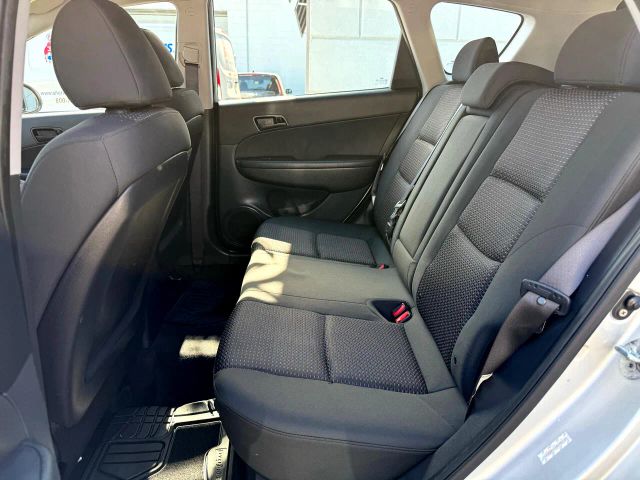 2011 Hyundai Elantra Touring GLS Image 13 of 20