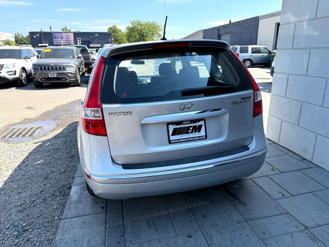 2011 Hyundai Elantra Touring GLS Image 7 of 20