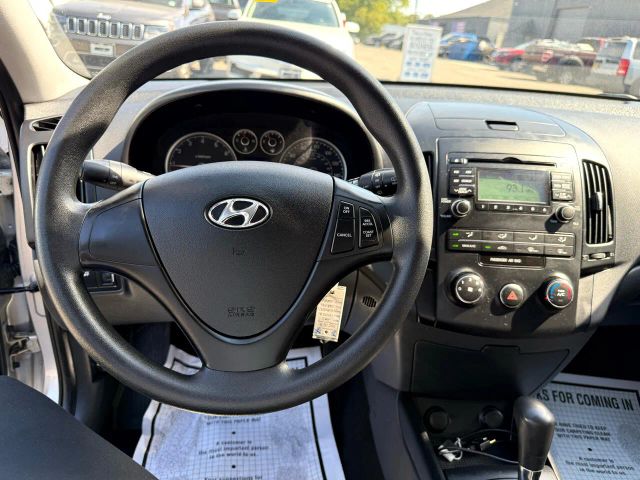 2011 Hyundai Elantra Touring GLS Image 18 of 20
