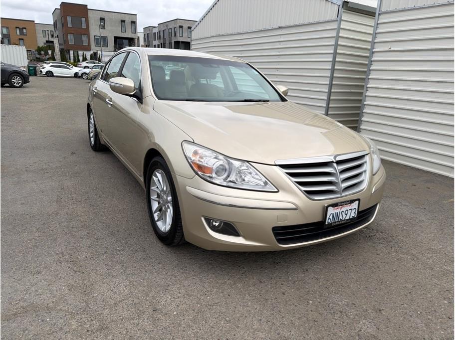 2011 Hyundai Genesis Base Image 3 of 15