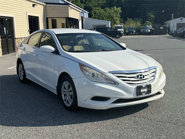 Vehicle image 3 of 21