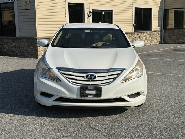 Vehicle image 2 of 21