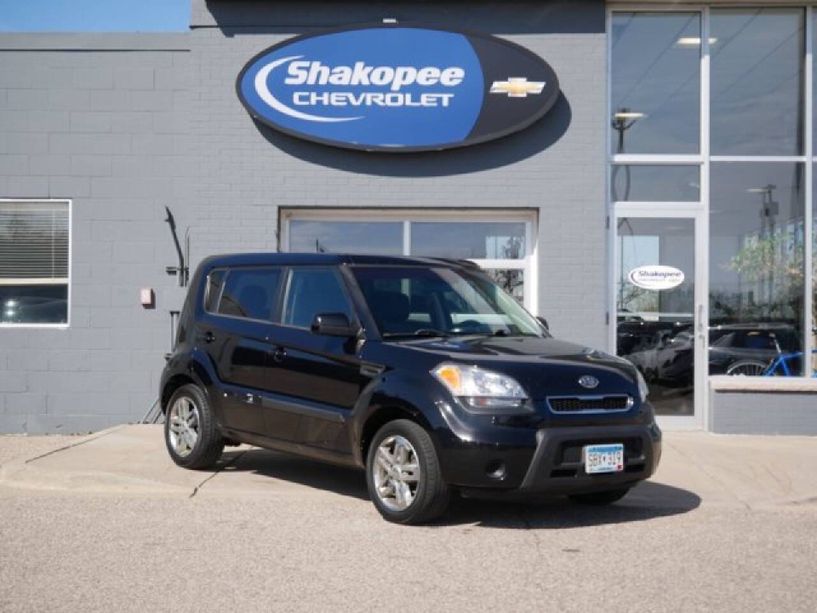 Vehicle image 3 of 5