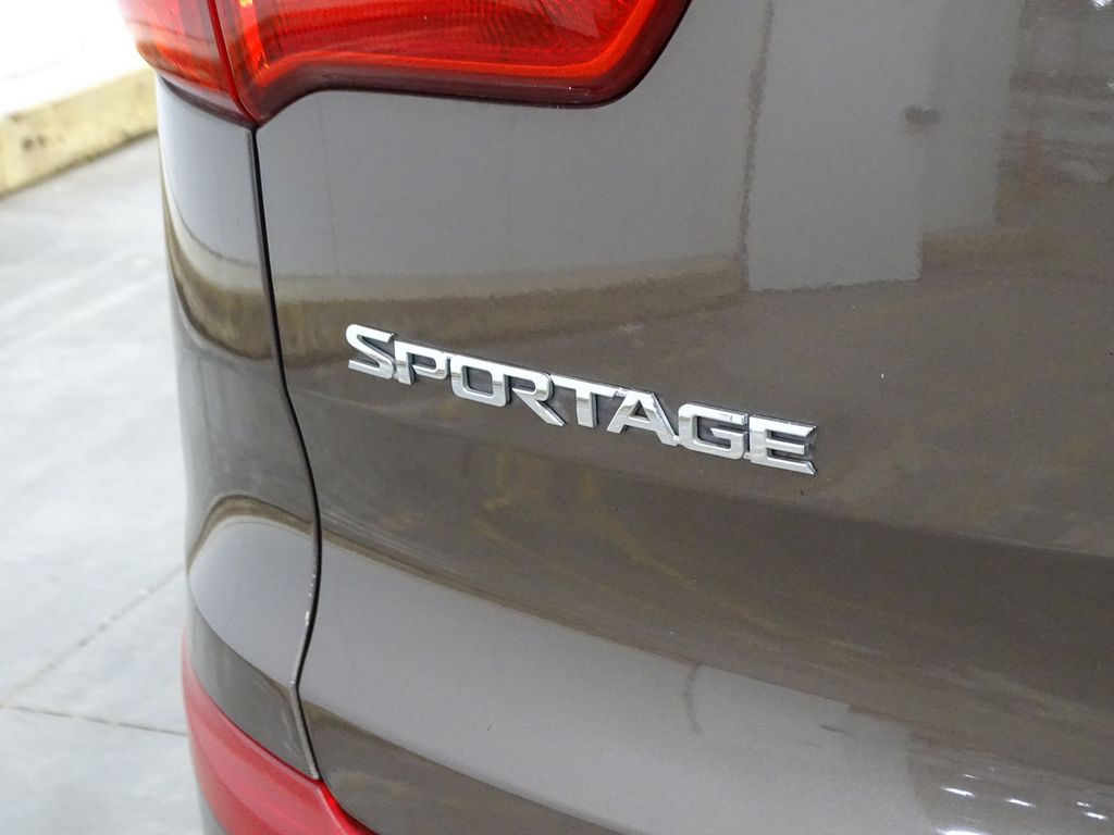 Vehicle image 29 of 34