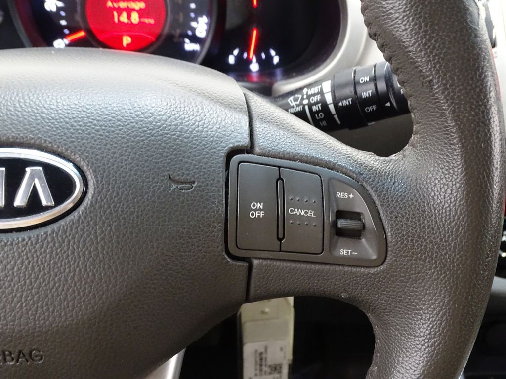 Vehicle image 32 of 34