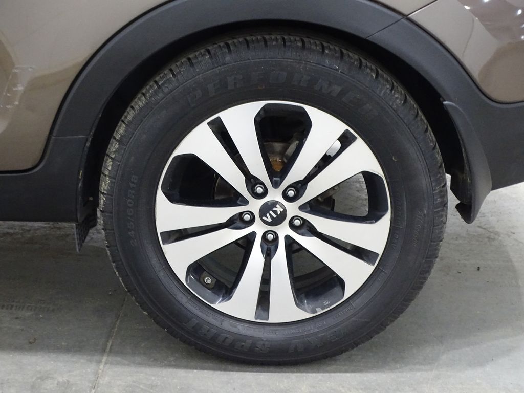 Vehicle image 7 of 34