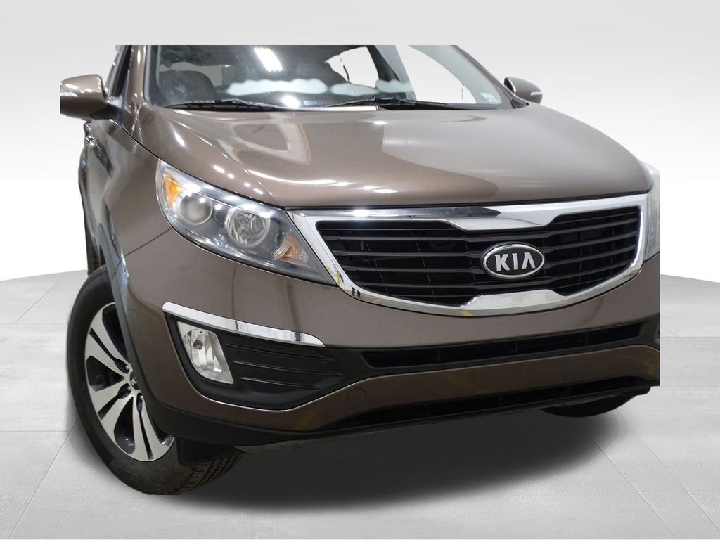 Vehicle image 33 of 34