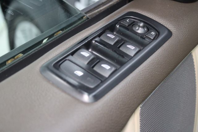 Vehicle image 26 of 30