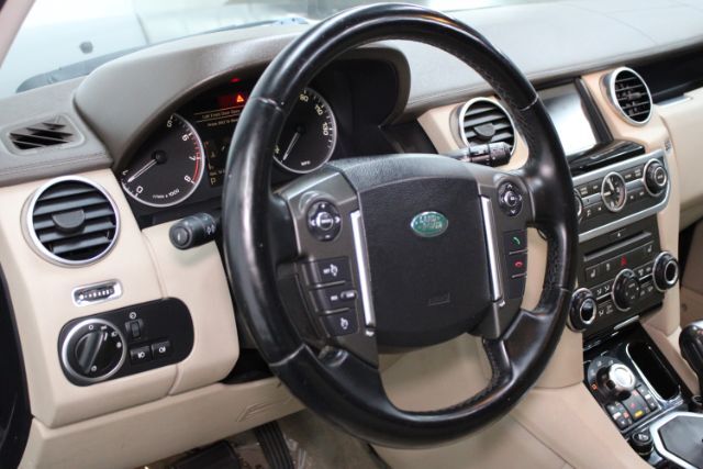 Vehicle image 14 of 30