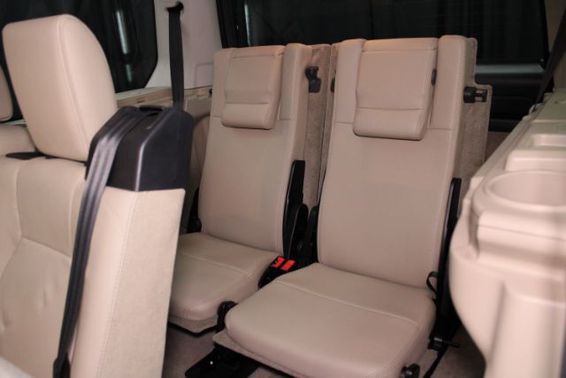 Vehicle image 10 of 30