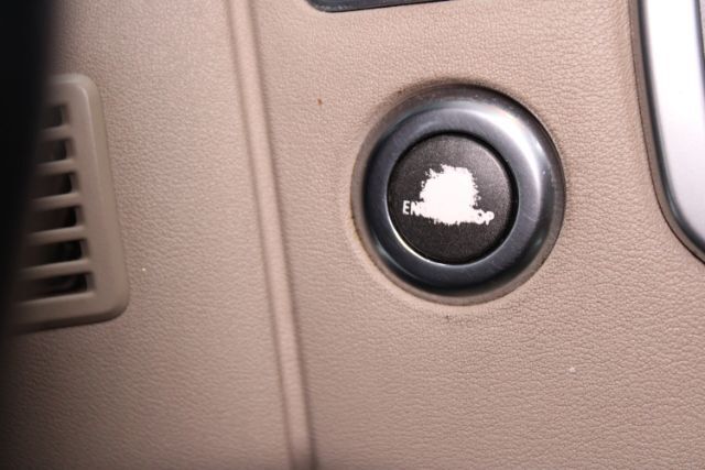 Vehicle image 24 of 30