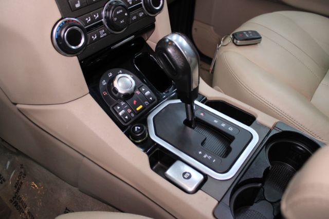 Vehicle image 19 of 30