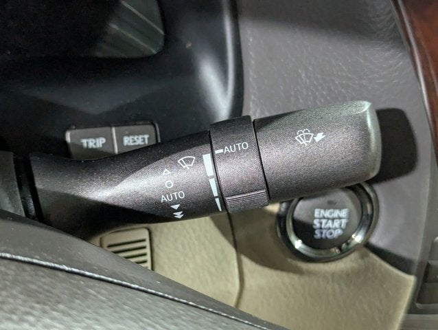 2011 Lexus LS 460 Image 32 of 68