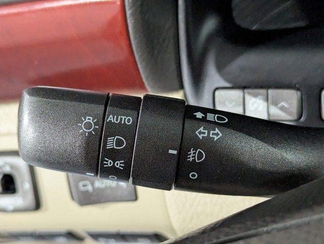 2011 Lexus LS 460 Image 34 of 68