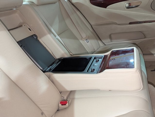 2011 Lexus LS 460 Image 65 of 68