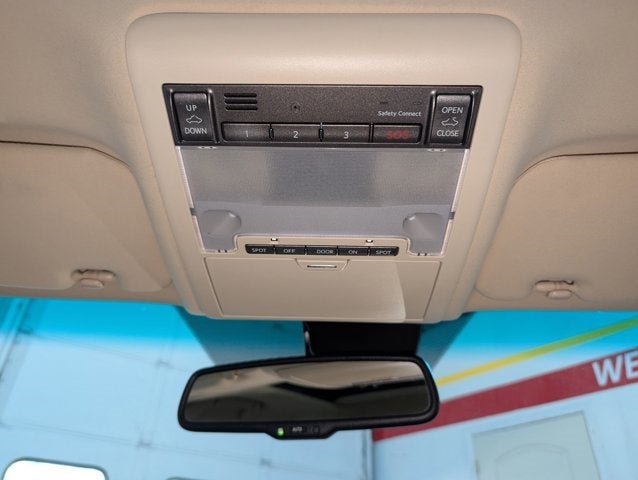 2011 Lexus LS 460 Image 29 of 68