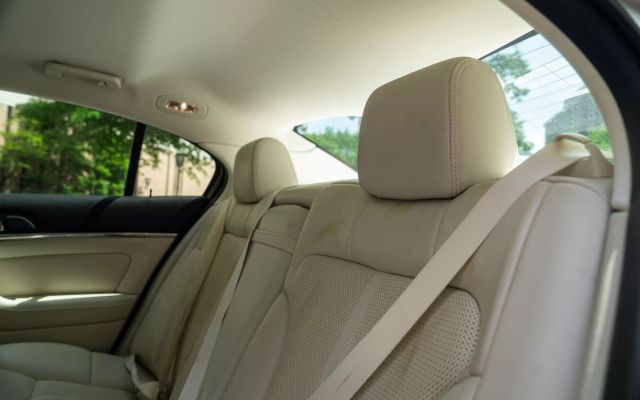 Vehicle image 14 of 25