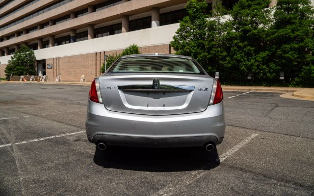 Vehicle image 6 of 25