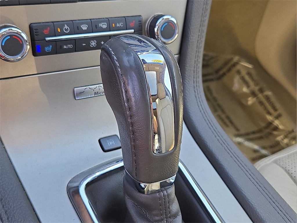 Vehicle image 17 of 30