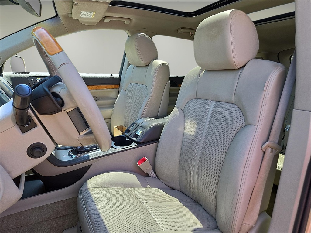 Vehicle image 10 of 30