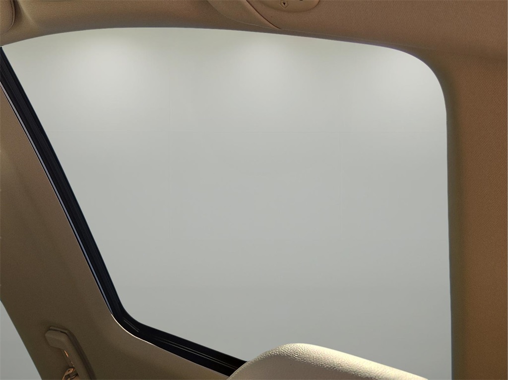 Vehicle image 12 of 30