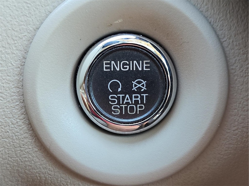 Vehicle image 25 of 30