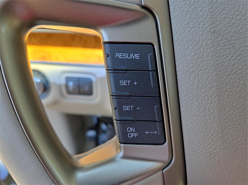 Vehicle image 22 of 30