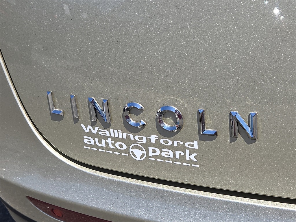 Vehicle image 14 of 30