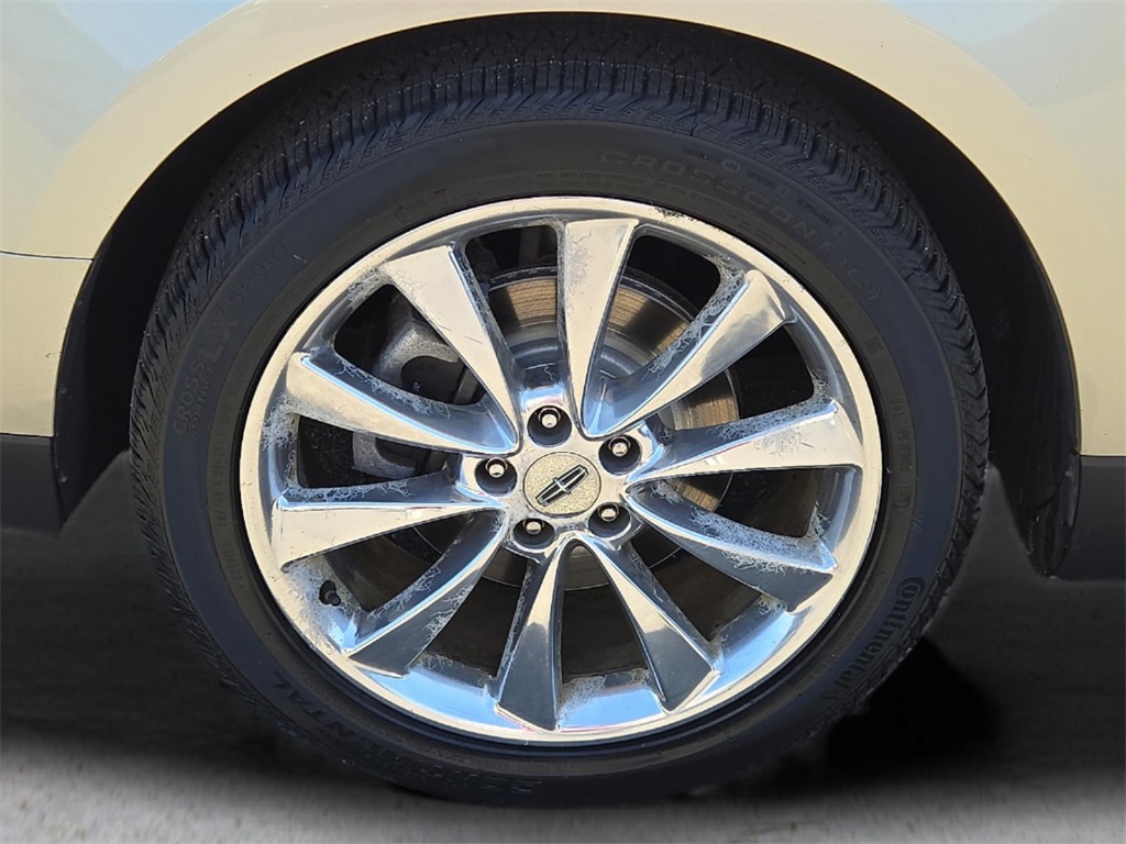 Vehicle image 8 of 30