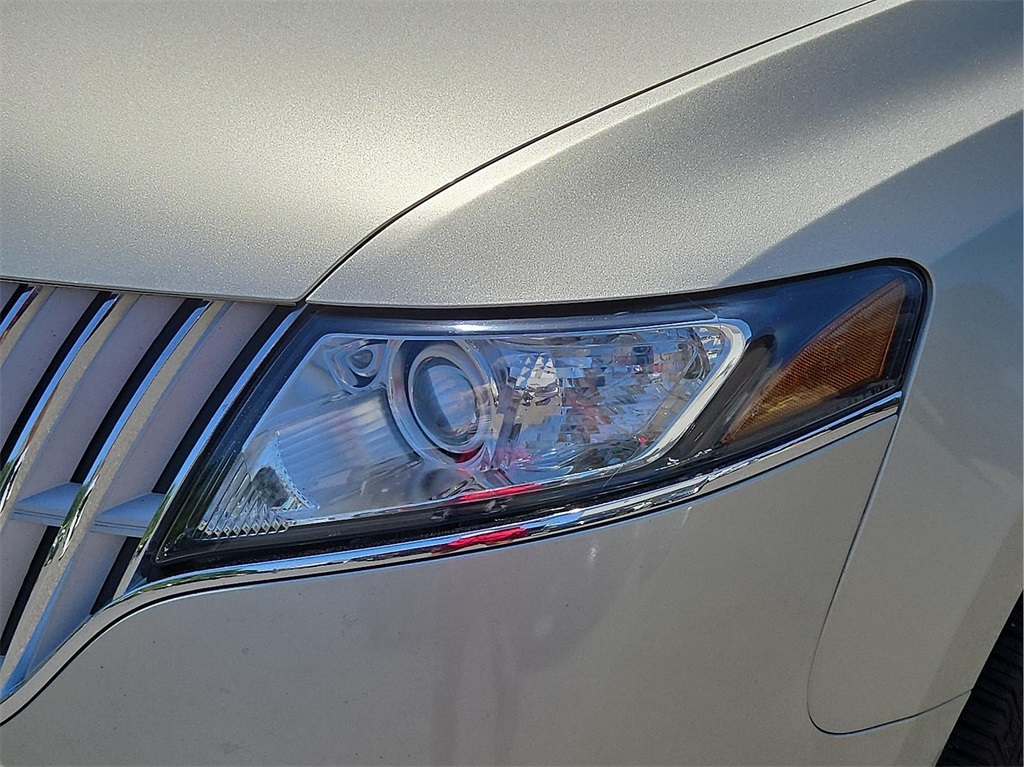 Vehicle image 26 of 30