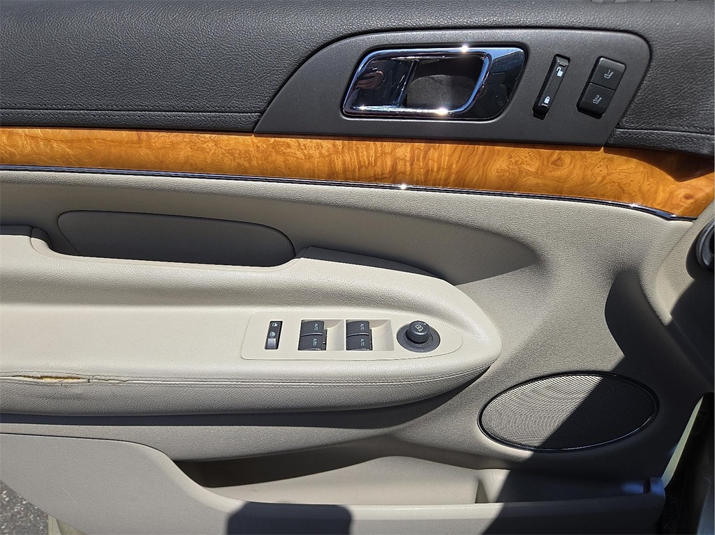 Vehicle image 18 of 30