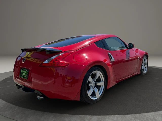 2011 Nissan 370Z Base Image 2 of 13