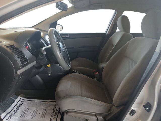 2011 Nissan Sentra 2.0 SR Image 3 of 6