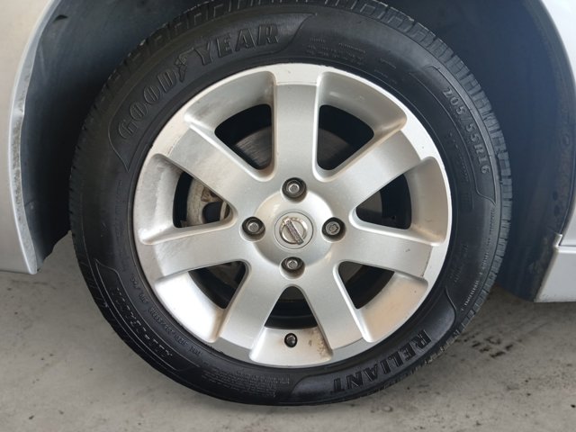 2011 Nissan Sentra 2.0 SR Image 1 of 6