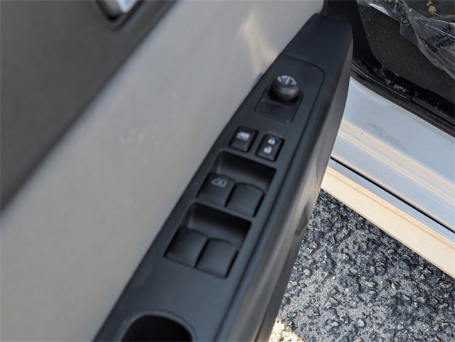 Vehicle image 18 of 24