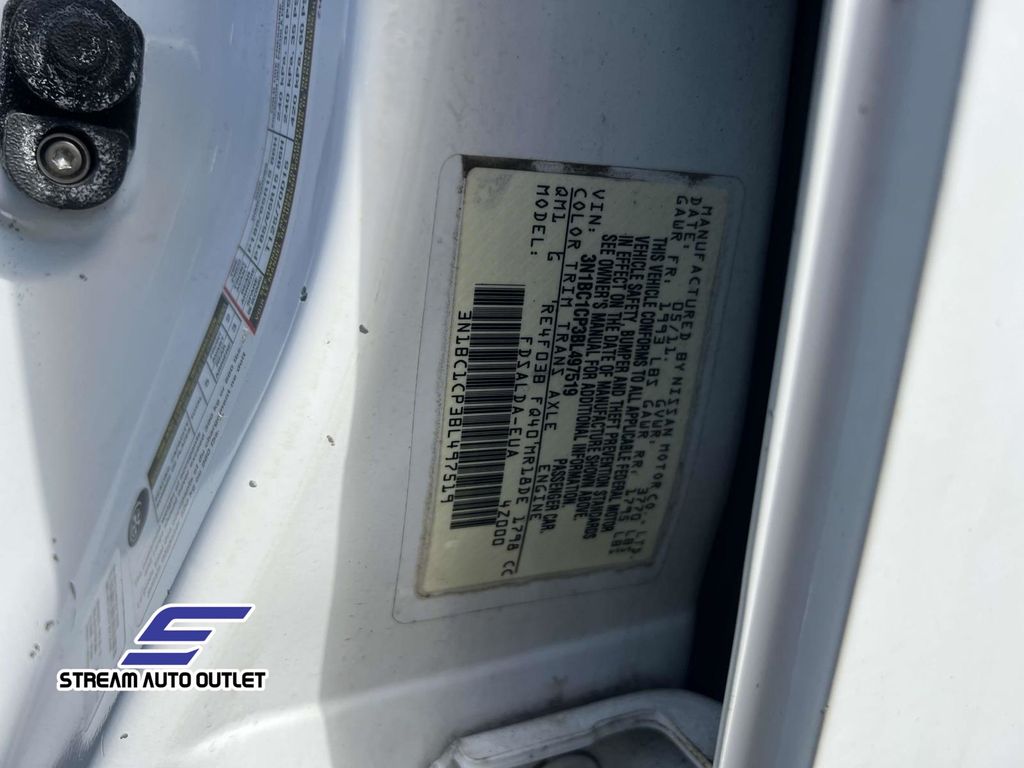2011 Nissan Versa 1.8 S Image 14 of 33