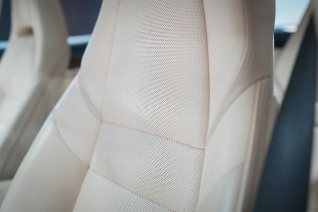 2011 Porsche Panamera 4 Image 36 of 78