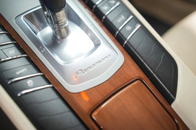 2011 Porsche Panamera 4 Image 61 of 78