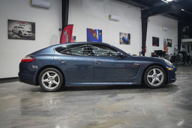 2011 Porsche Panamera 4 Image 15 of 78