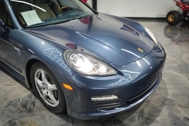 2011 Porsche Panamera 4 Image 12 of 78