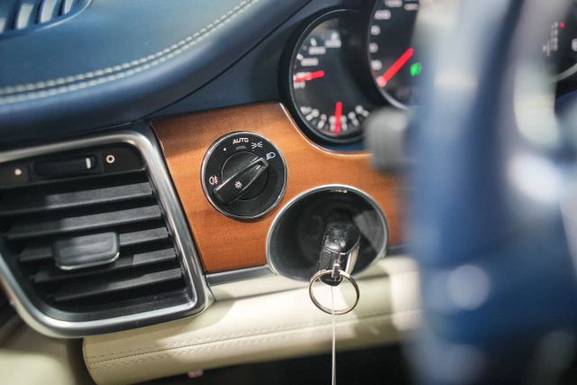 2011 Porsche Panamera 4 Image 70 of 78