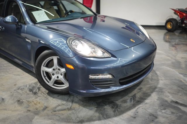 2011 Porsche Panamera 4 Image 11 of 78