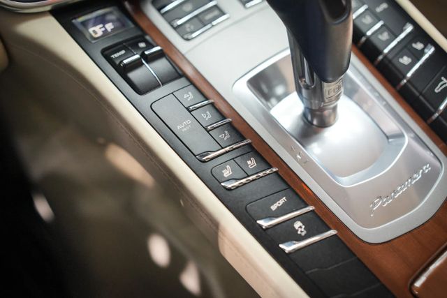 2011 Porsche Panamera 4 Image 64 of 78