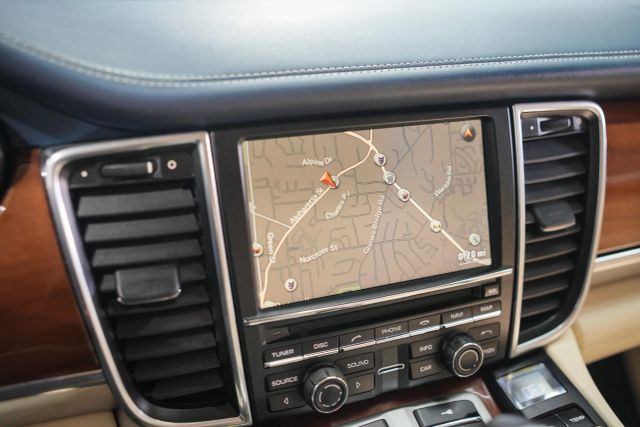2011 Porsche Panamera 4 Image 45 of 78