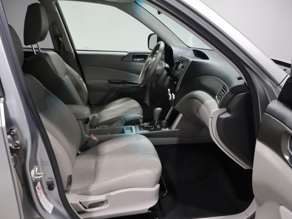 2011 Subaru Forester 2.5X Limited Image 10 of 34
