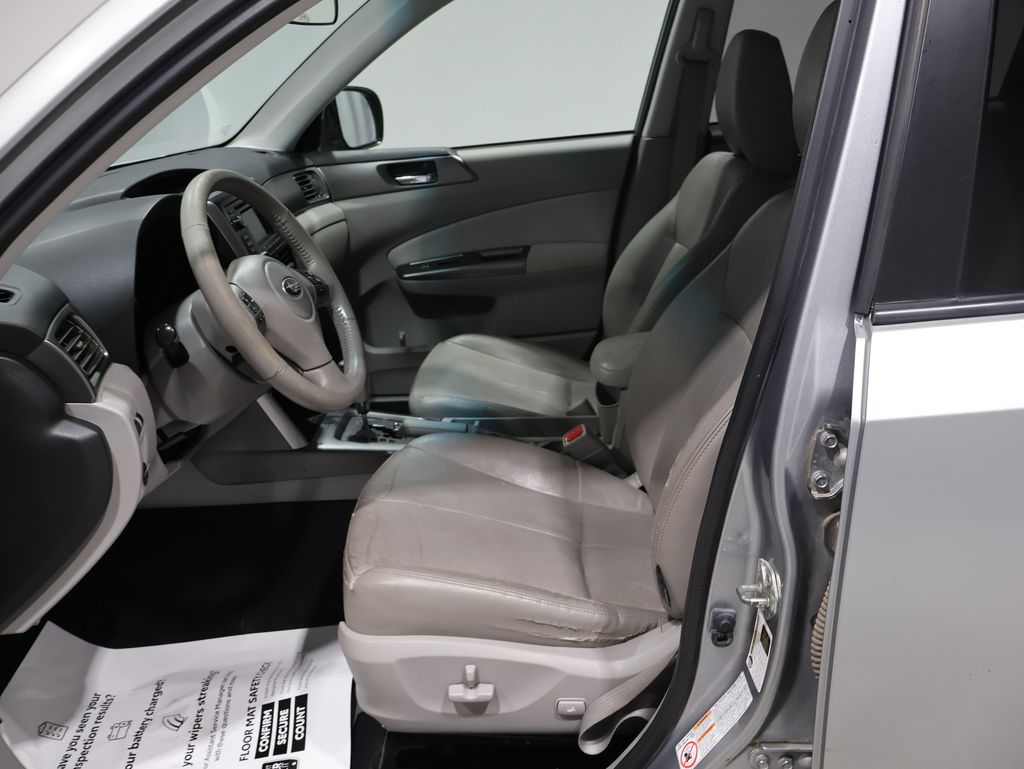 2011 Subaru Forester 2.5X Limited Image 12 of 34
