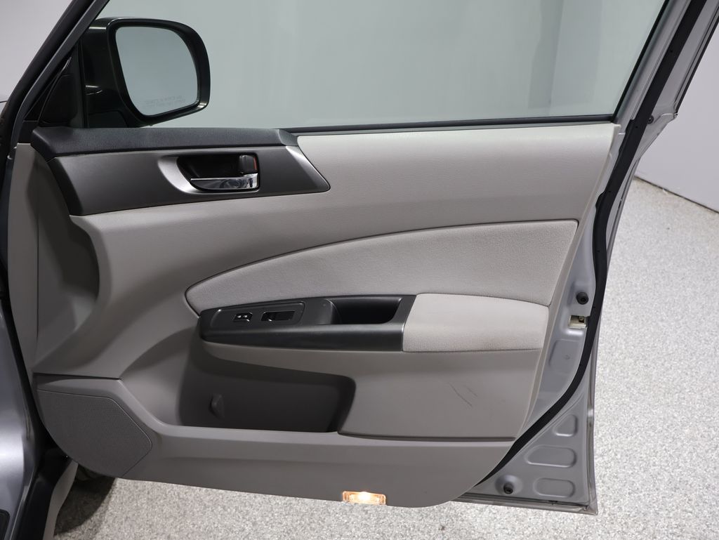2011 Subaru Forester 2.5X Limited Image 21 of 34