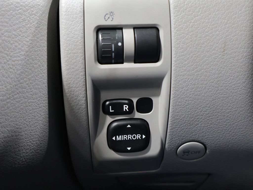 2011 Subaru Forester 2.5X Limited Image 23 of 34
