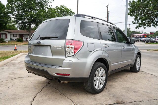 2011 Subaru Forester 2.5X Limited Image 6 of 23
